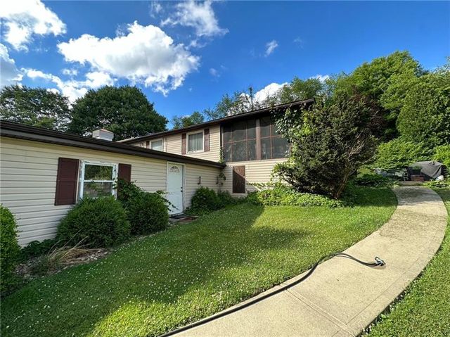 696 Leighty Hollow Rd, Ruffs Dale, PA 15679