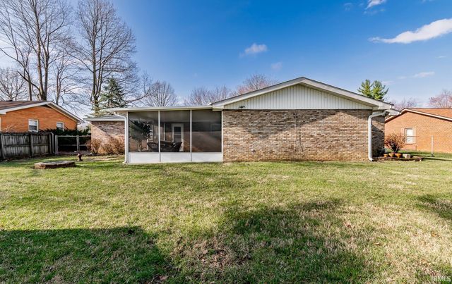 2322 Lombardy Dr, Clarksville, IN 47129