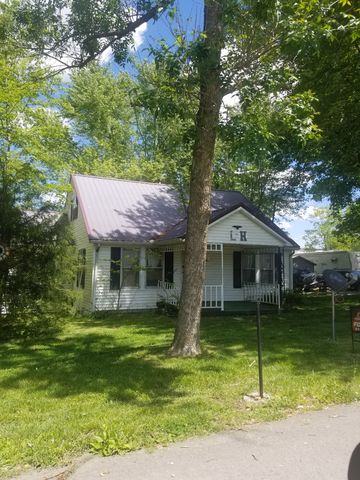 4032 Moreland Cir, Westmoreland, TN 37186 - 2 Bed, 1 Bath Single-Family