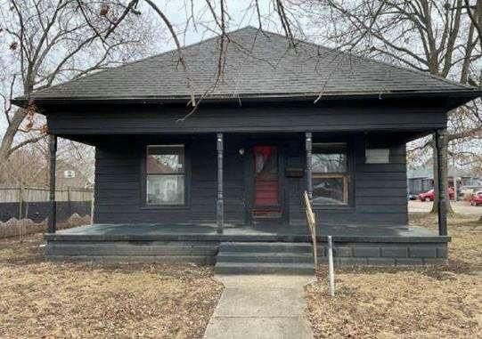1058 S  3rd St, Clinton, IN 47842
