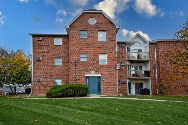 1375 Cunat Ct #3D, Lake In The Hills, IL 60156