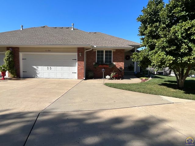 1138 SW Red Oaks Pl, Topeka, KS 66615