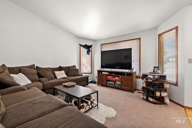 2282 NW 11th Ave, Meridian, ID 83646