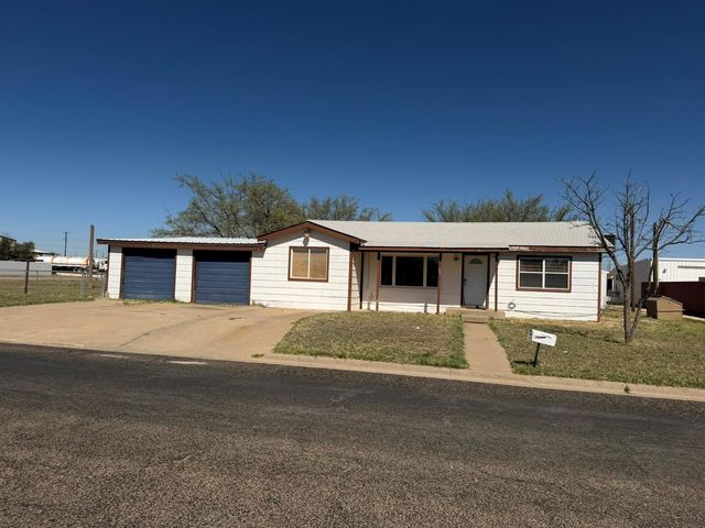 704 SW Avenue A, Andrews, TX 79714
