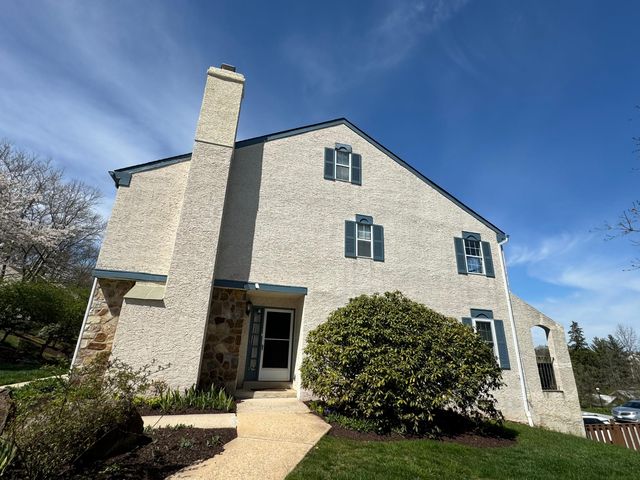 101 Hampstead Pl, West Chester, PA 19382