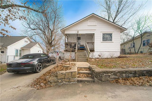 805 S  Pope Ave, Independence, MO 64050