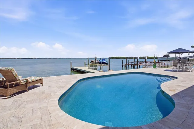 547 Johns Pass Ave, Madeira Beach, FL 33708