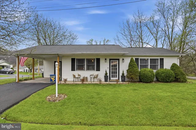 65 S  Hummingbird St, Keyser, WV 26726