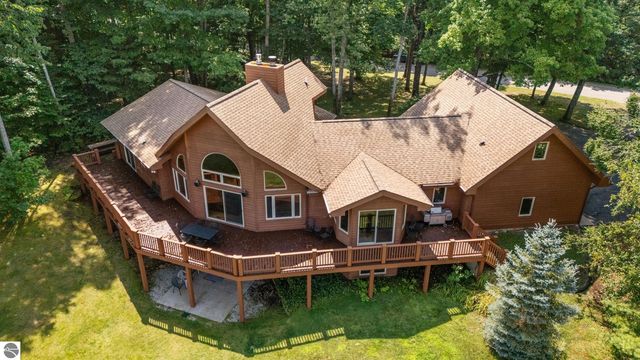 5923 Troon N, Bellaire, MI 49615