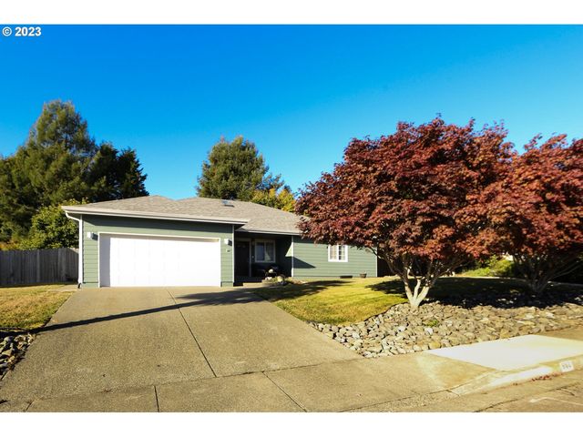 960 Hassett St, Brookings, OR 97415