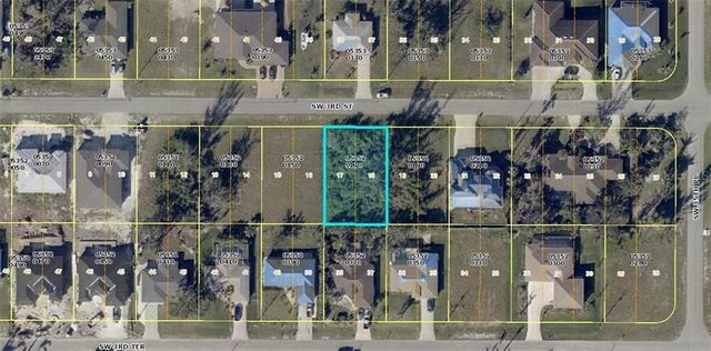 3520 SW 3rd St #17, Cape Coral, FL 33991