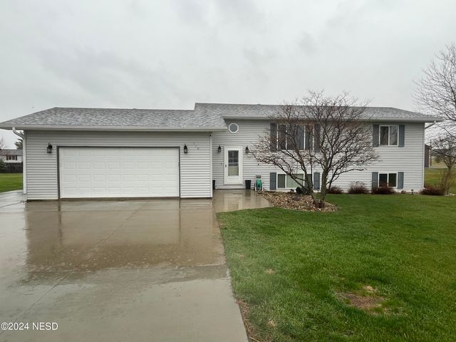 110 78th St SW, Watertown, SD 57201