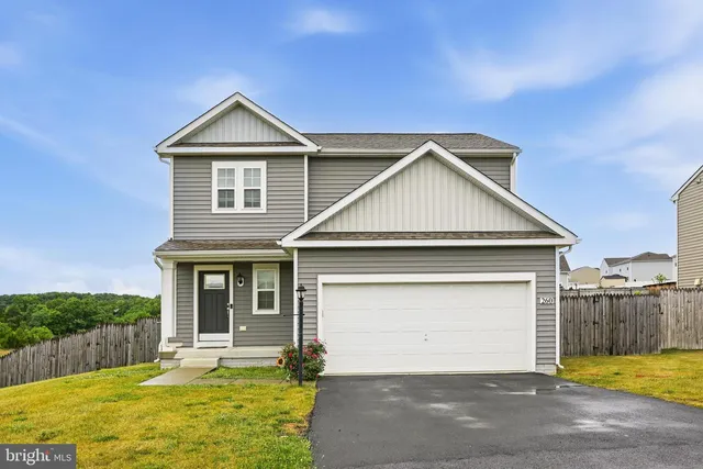 260 Luxor Ct, Bunker Hill, WV 25413
