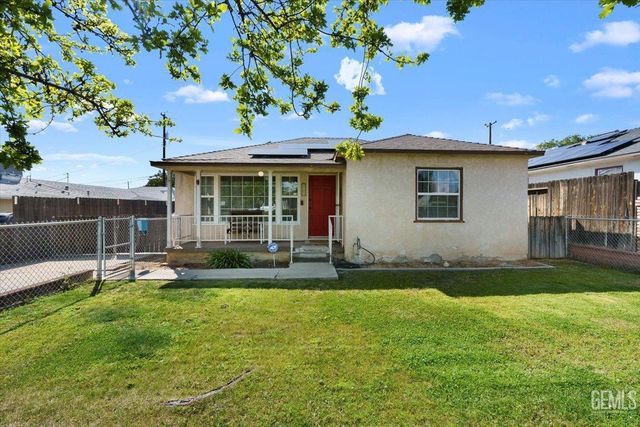 2105 Olympic Dr, Bakersfield, CA 93308