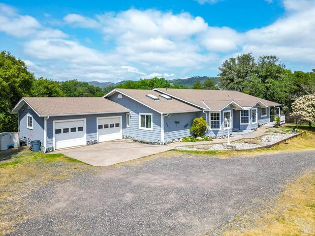 1460 Woodway Ln, Redwood Valley, CA 95470
