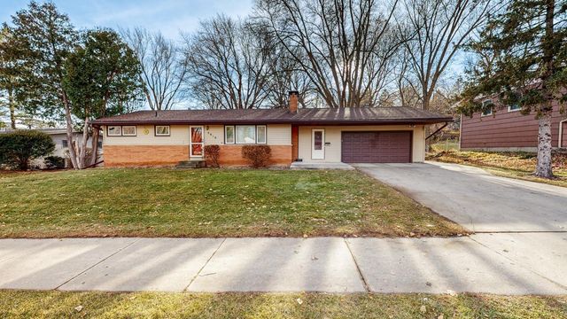 3916 3rd St NW, Rochester, MN 55901