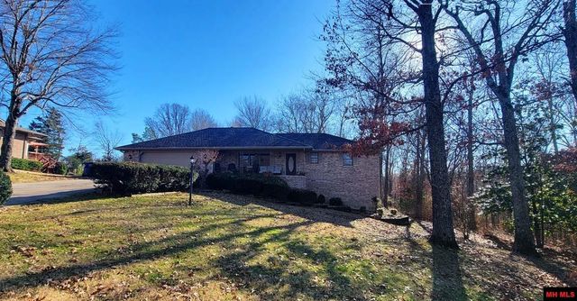 284 Northpointe Dr, Mountain Home, AR 72653