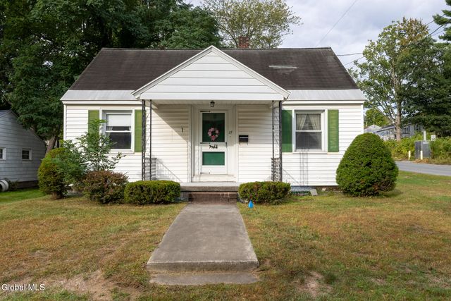27 Thomas Street, Queensbury, NY 12804
