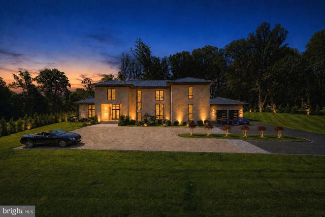 1036 Towlston Rd, Mc Lean, VA 22102