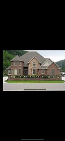 108 Mulberry Ln, Pikeville, KY 41501