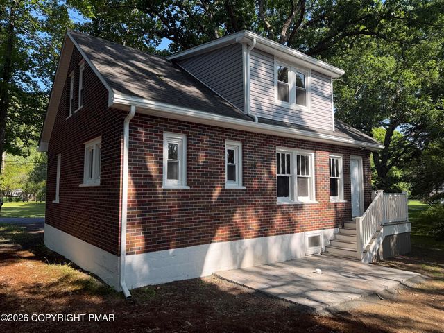 1139 Old Mill Rd, East Stroudsburg, PA 18301