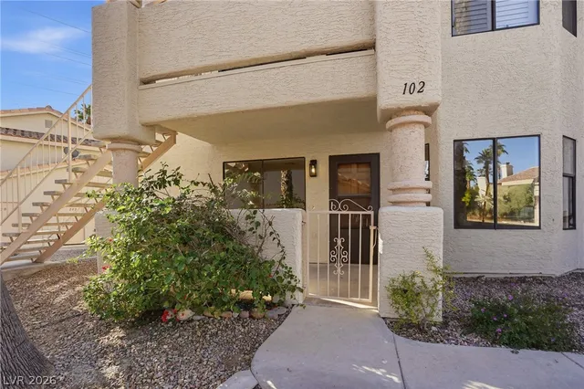 1008 Falconhead Ln #102, Las Vegas, NV 89128