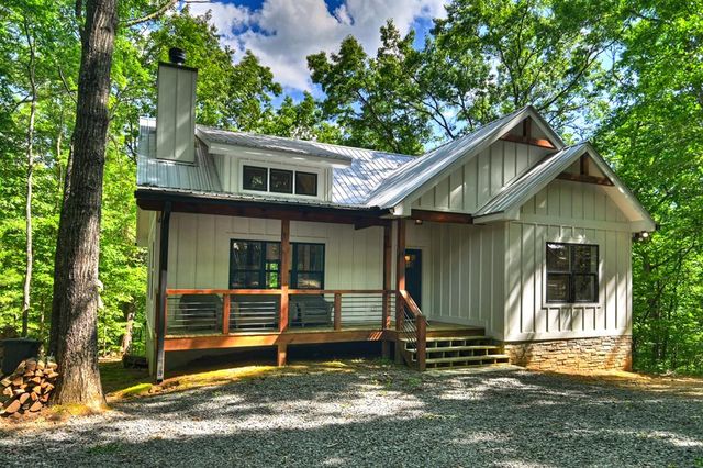 285 Pine Terrace Cir, Blue Ridge, GA 30513