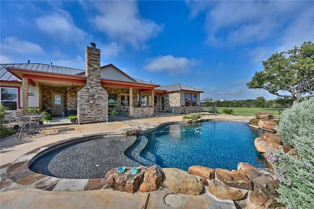 41968 Kelley Rd, Hempstead, TX 77445