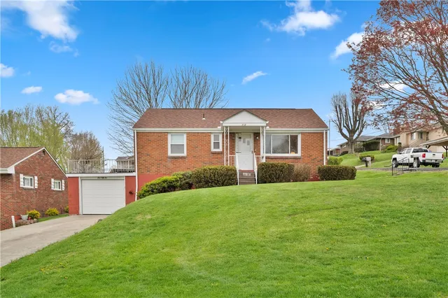 152 Valley Ave, Monongahela, PA 15063