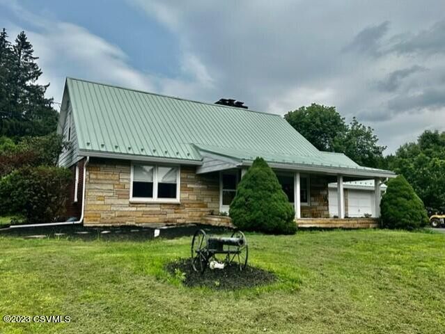 7035 Scenic Dr, Bloomsburg, PA 17815