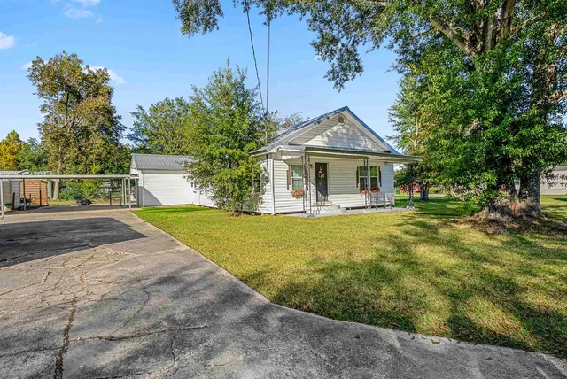 204 Gordon St, Dequincy, LA 70633