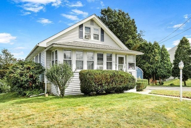 32 Mount Ave, Worcester, MA 01606