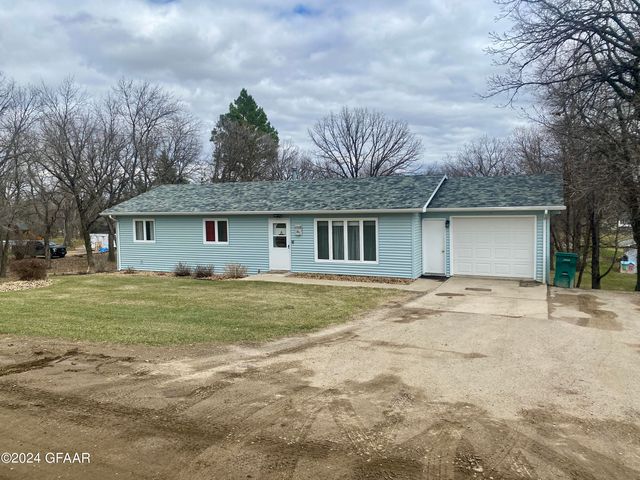2208 14th Ave SW, Devils Lake, ND 58301