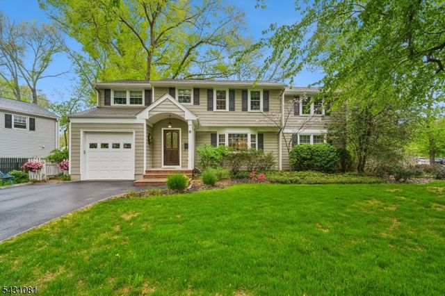 65 Coddington Dr, New Providence, NJ 07974