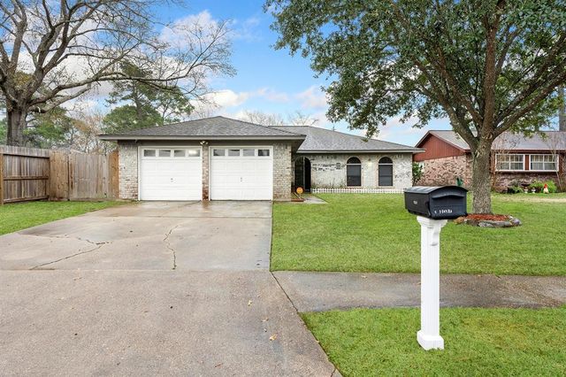 4209 Queenswood St, Baytown, TX 77521