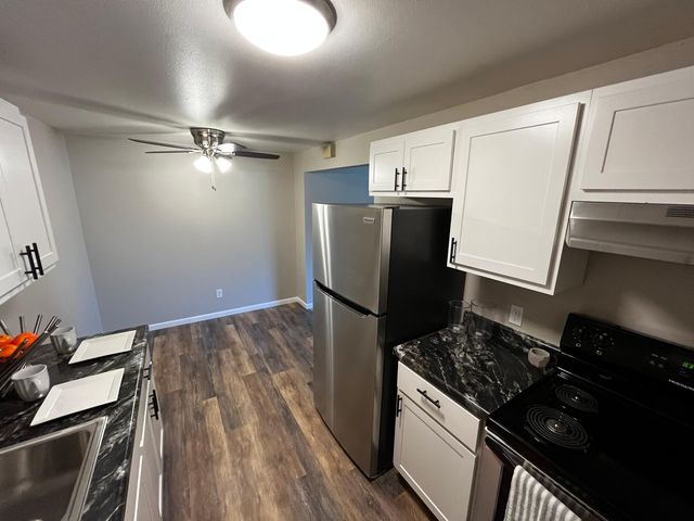 116 Capitol View Ter  #3, Madison, WI 53713