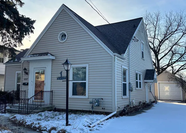 1827 N  Alvin St, Appleton, WI 54911