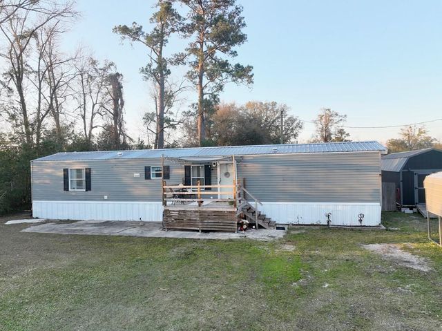 829 Old Transfer Rd, Wewahitchka, FL 32465