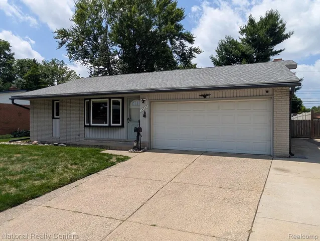14585 Park St, Livonia, MI 48154