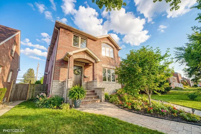 5233 N  Osceola Ave, Chicago, IL 60656