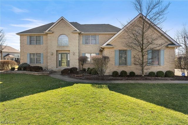 6574 Woods Edge Dr, Westfield Center, OH 44251