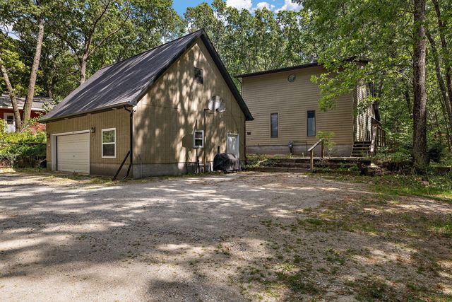2713 E  White Lake Dr, Twin Lake, MI 49457