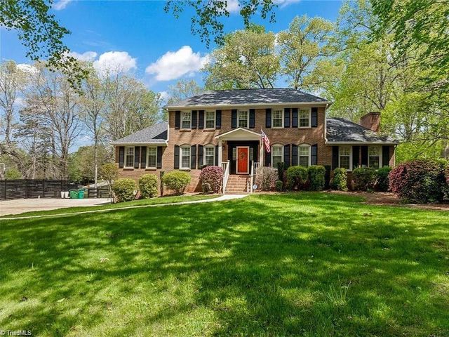 3800 Tangle Oak Dr, Clemmons, NC 27012