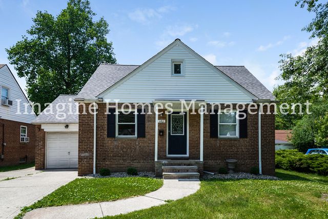 562 Columbia Rd, Bay Village, OH 44140