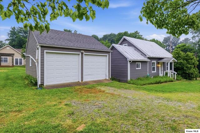 413 Chase Ave, Gambier, OH 43022