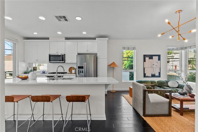 5643 Cielo Way, Los Angeles, CA 90028