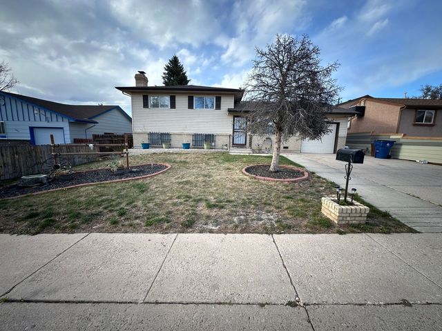 2142 Olympic Dr, Colorado Springs, CO 80910