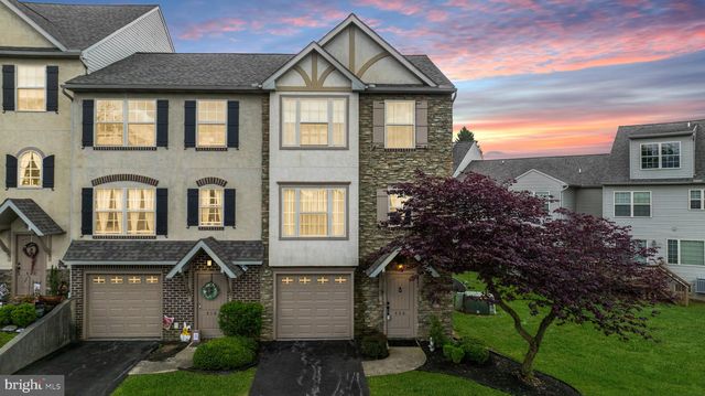 400 Carriage Ln #400, Red Lion, PA 17356
