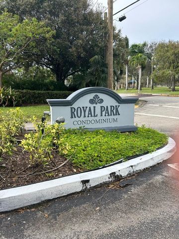 108 Royal Park Dr #2D, Oakland Park, FL 33309