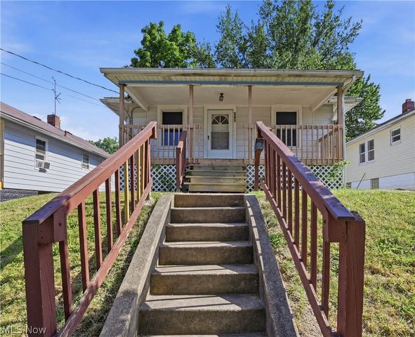 578 Plum Ave, Akron, OH 44305